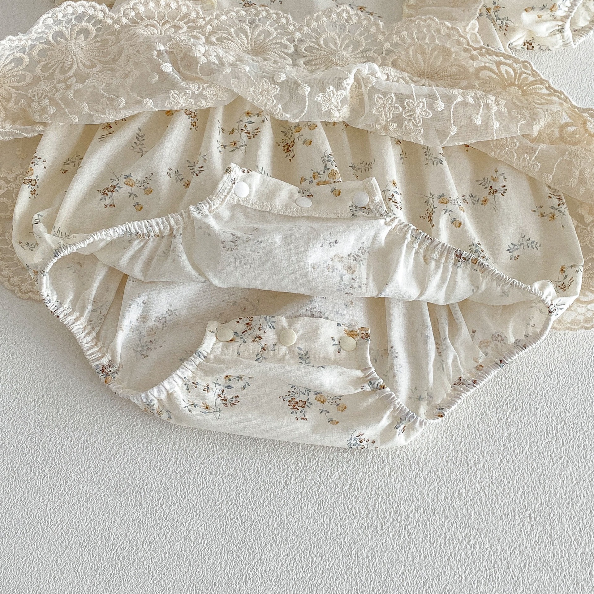 LINE_ALBUM_202651_260501_29