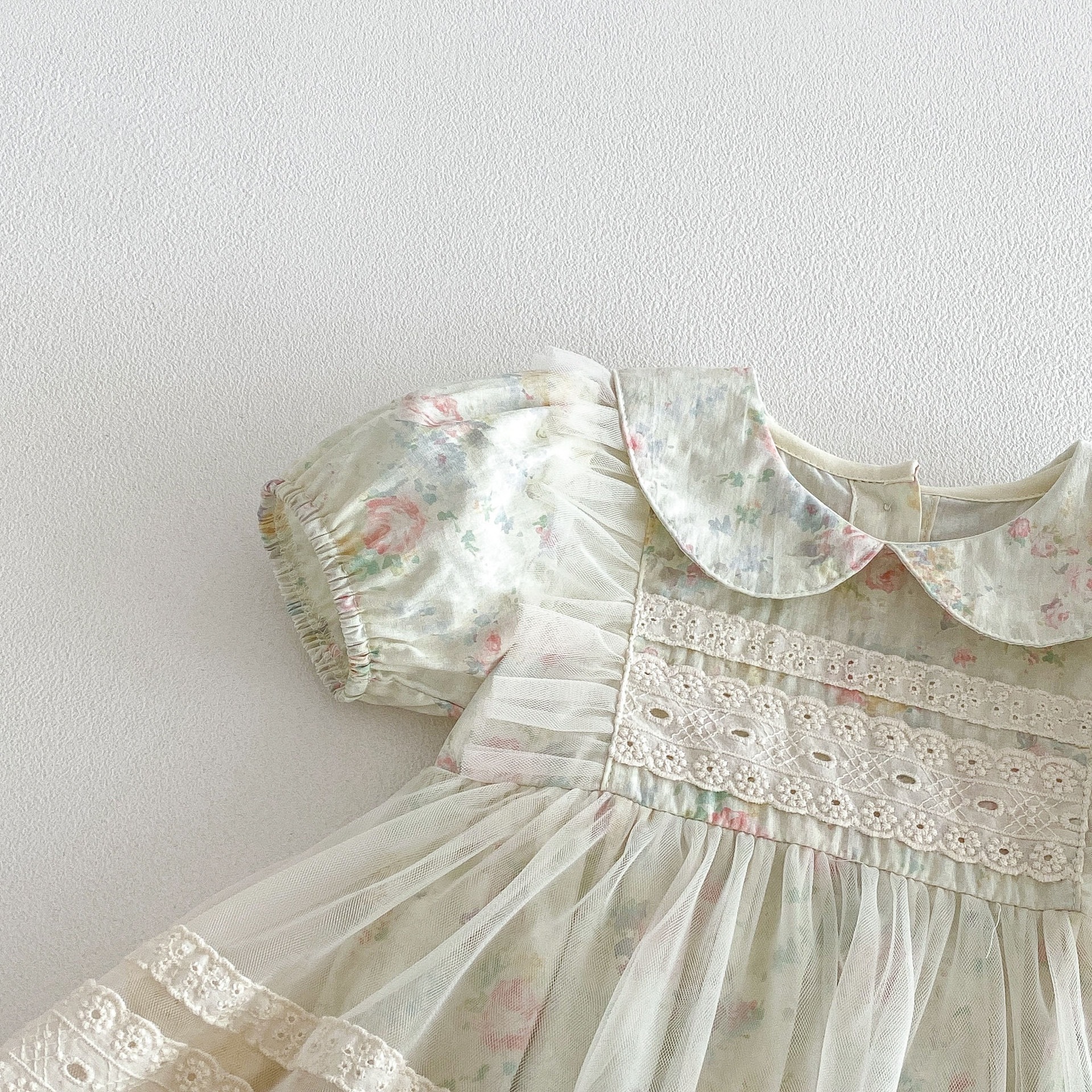 LINE_ALBUM_202651_260501_49