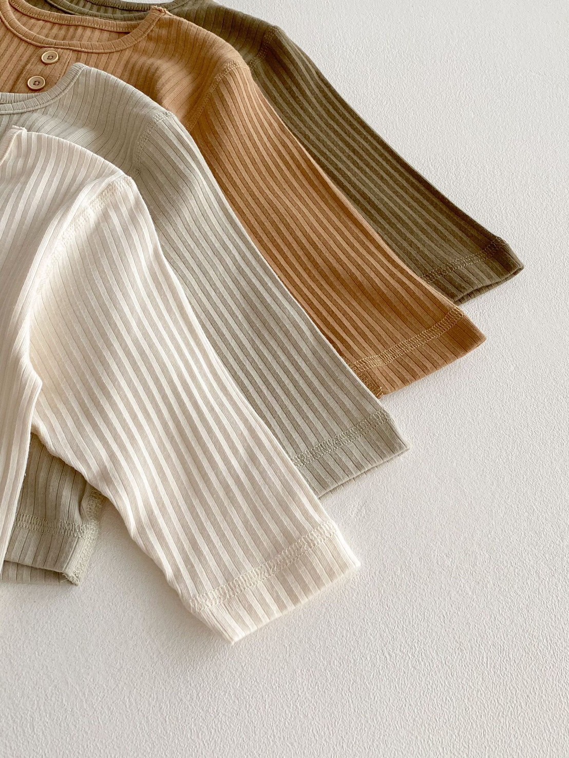 LINE_ALBUM_202582_250802_116