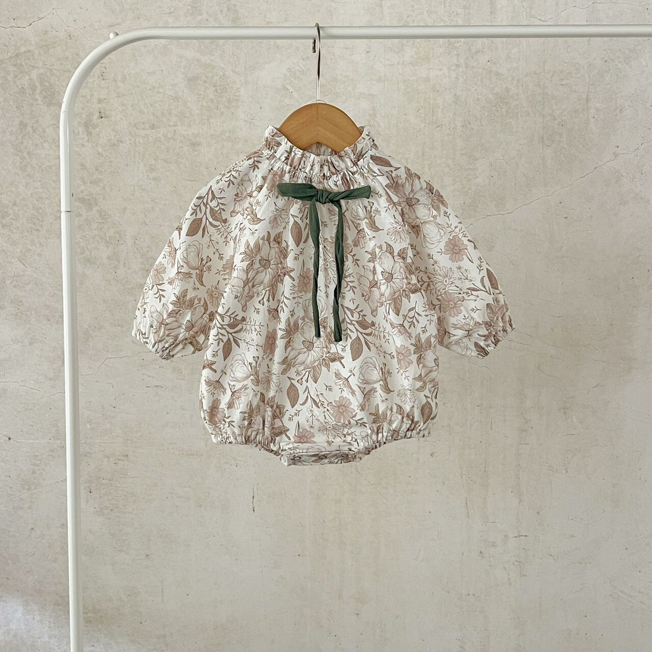 LINE_ALBUM_202584_250804_177