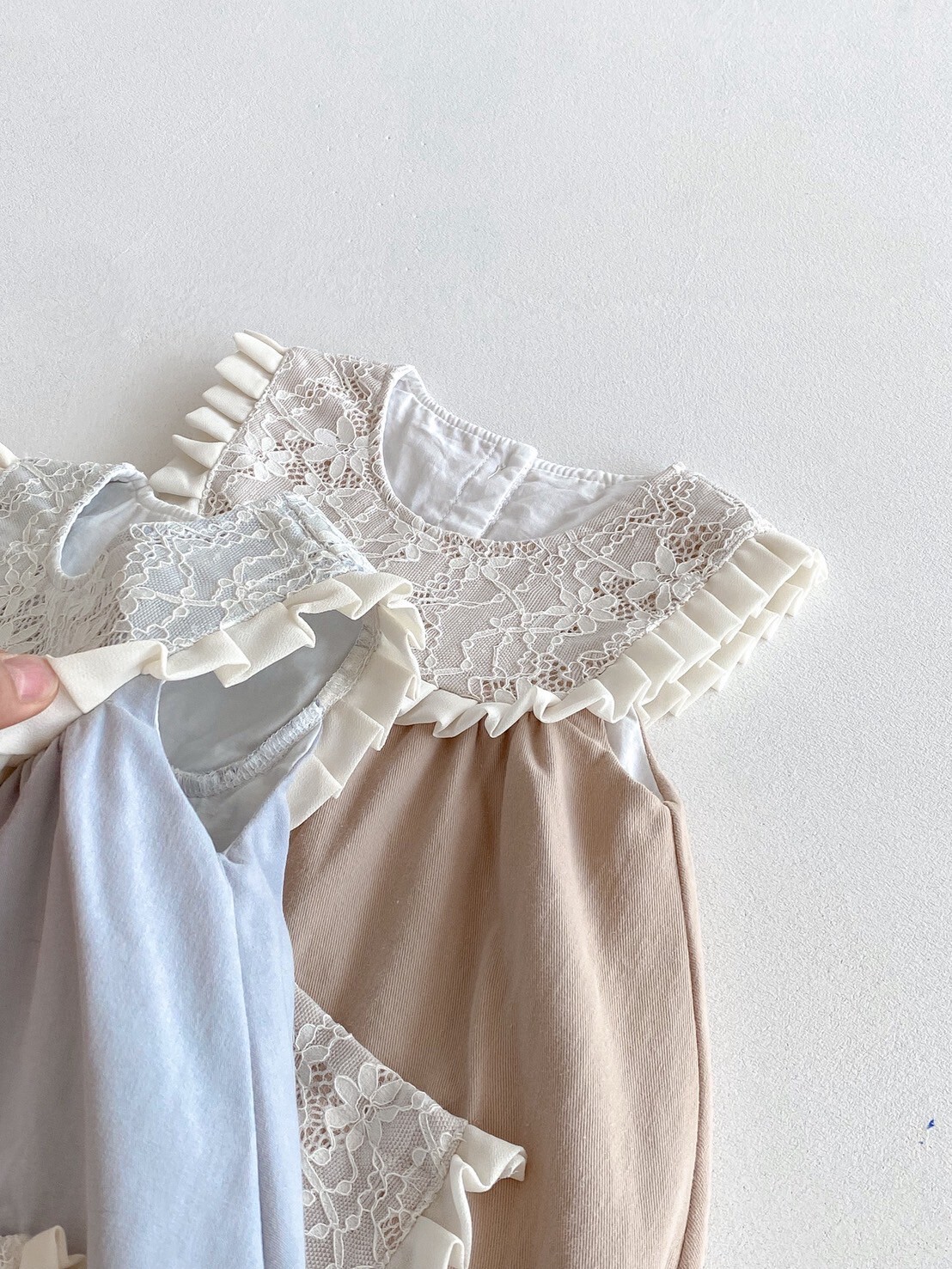 LINE_ALBUM_202589_250809_122