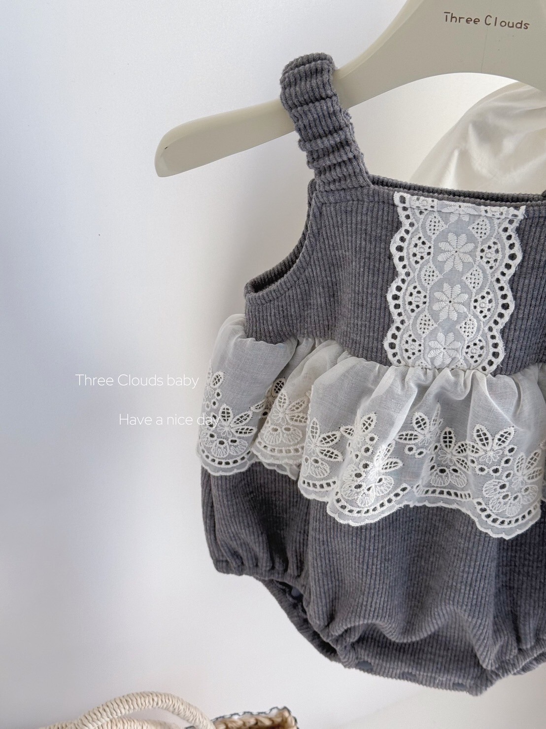 LINE_ALBUM_202592_250902_137