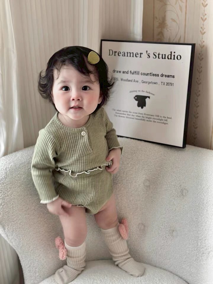 LINE_ALBUM_202596_250906_242