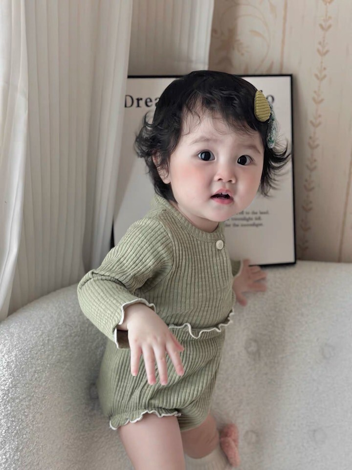 LINE_ALBUM_202596_250906_240