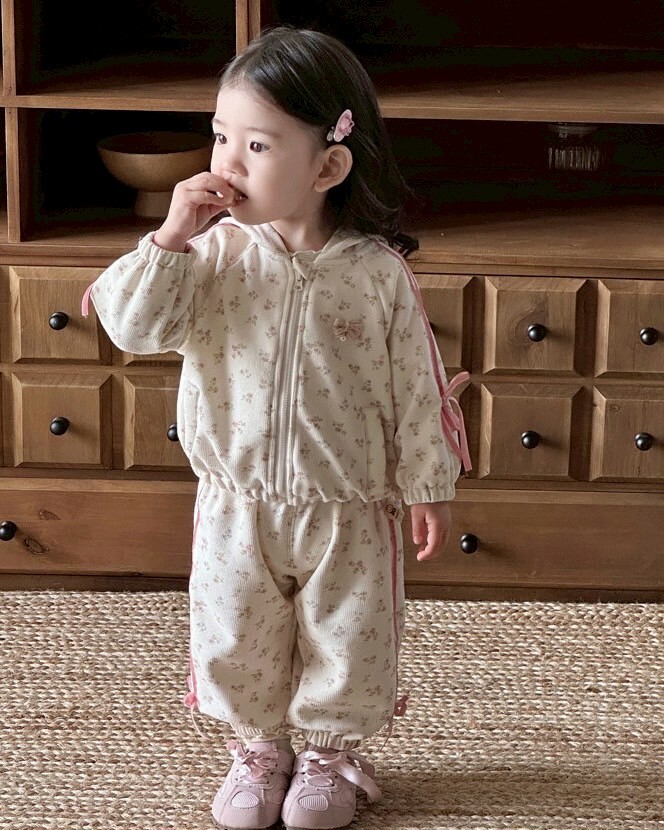 LINE_ALBUM_202596_250906_149