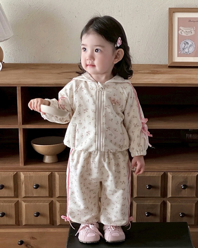 LINE_ALBUM_202596_250906_146