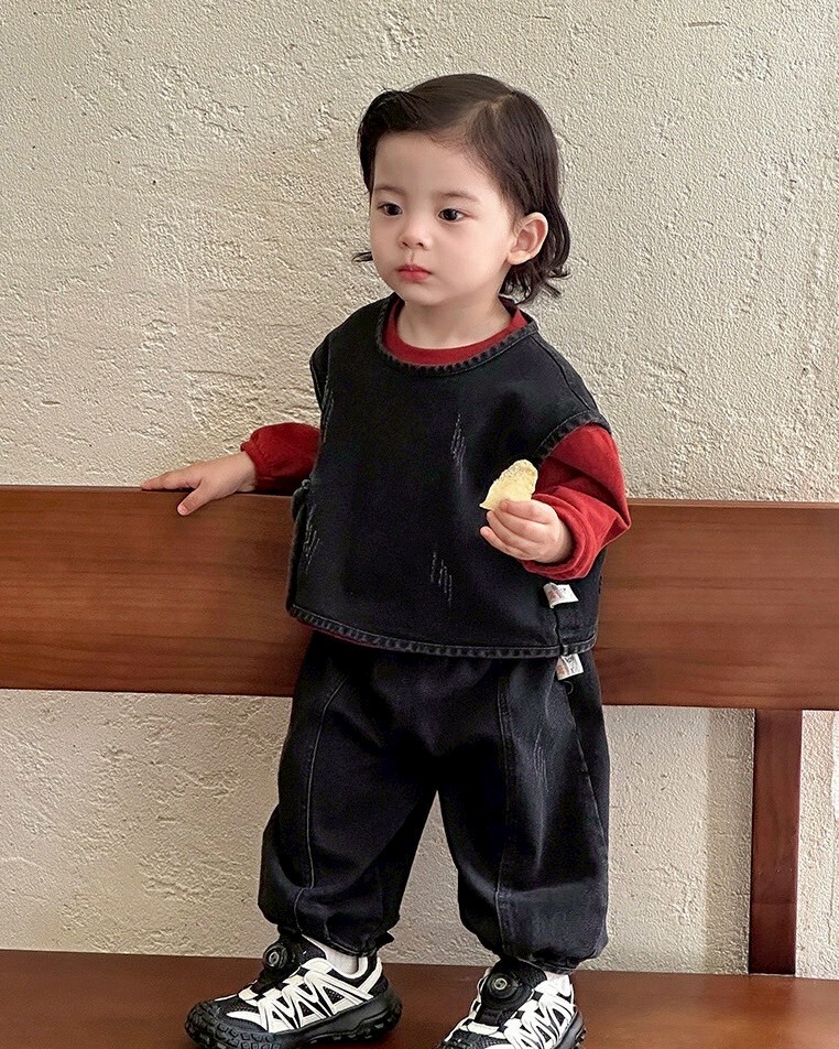 LINE_ALBUM_202596_250906_139