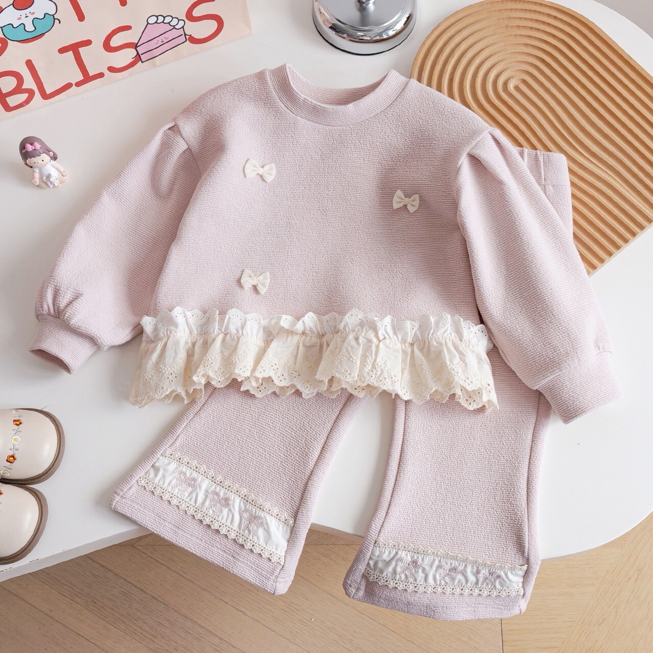 LINE_ALBUM_202596_250906_128