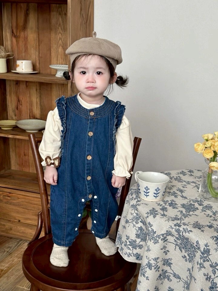 LINE_ALBUM_202598_250908_175