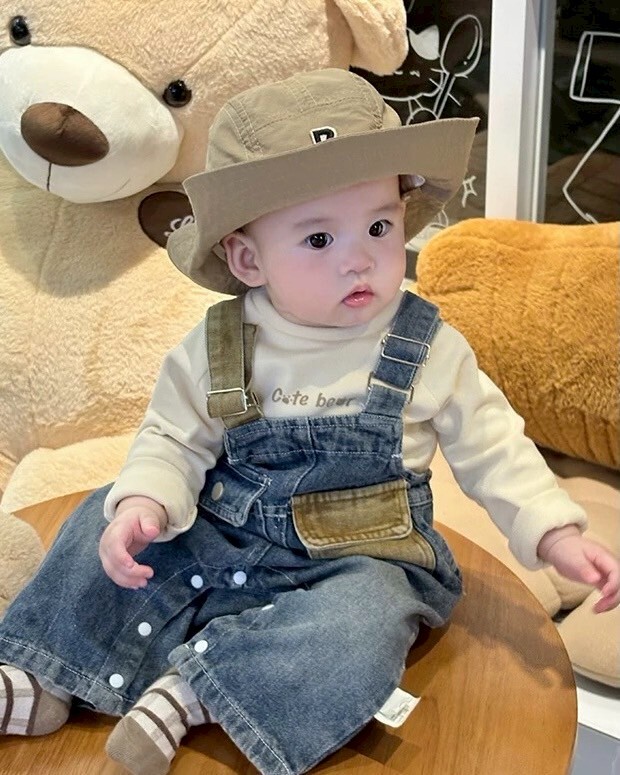 LINE_ALBUM_202599_250909_116