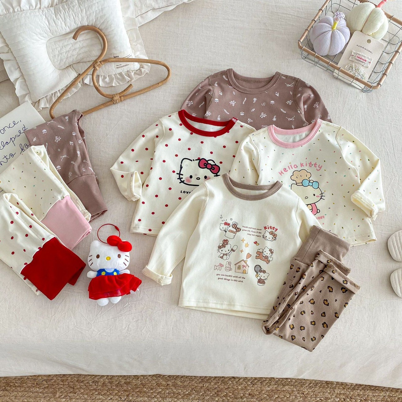 LINE_ALBUM_20251211_251211_52