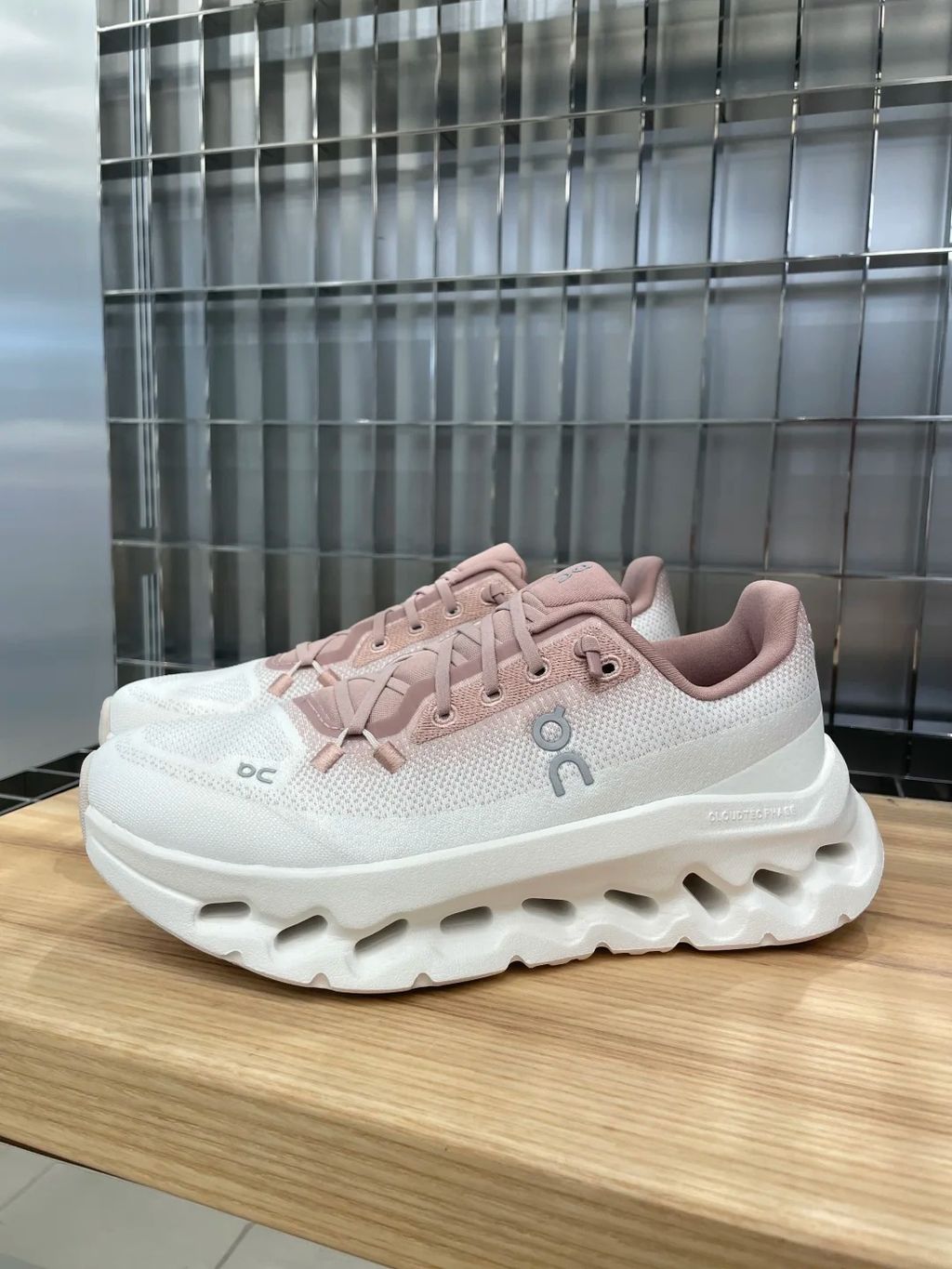 CLOUDTILT_KLOVES.33