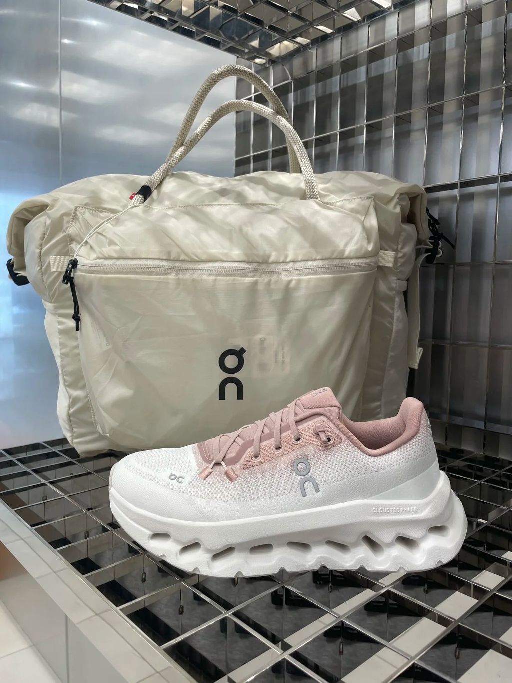 CLOUDTILT_KLOVES.33