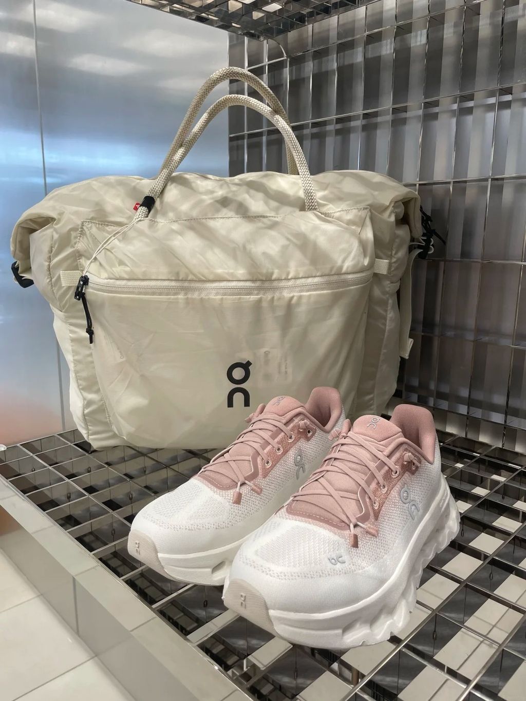 CLOUDTILT_KLOVES.33