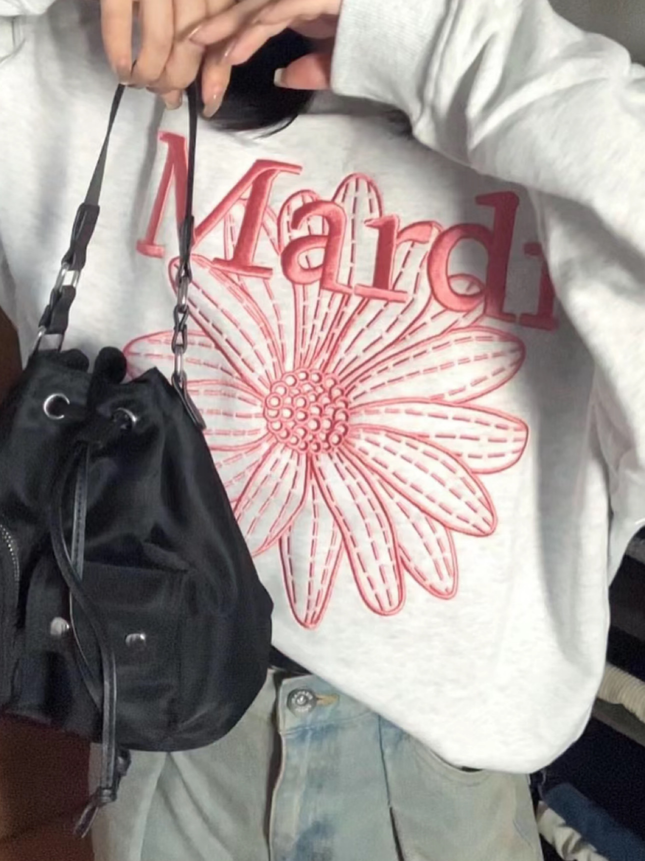 Mardi 12 | 刺绣字体卫衣