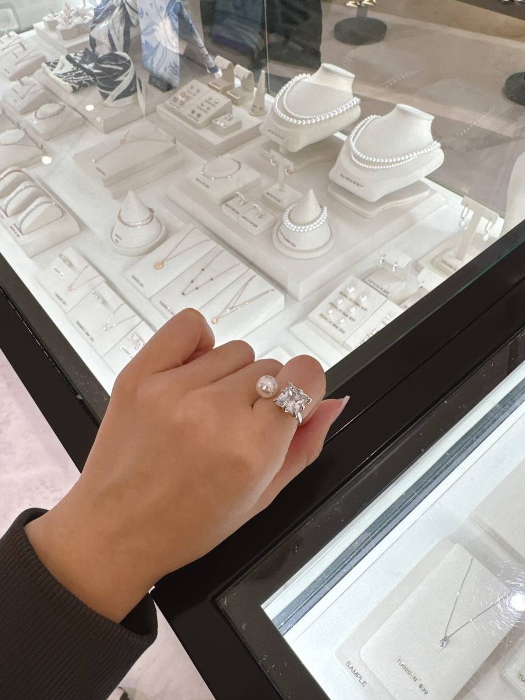 Haesool 珍珠锆石戒指