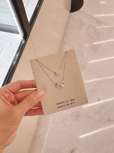 Haesool 十字珍珠项链