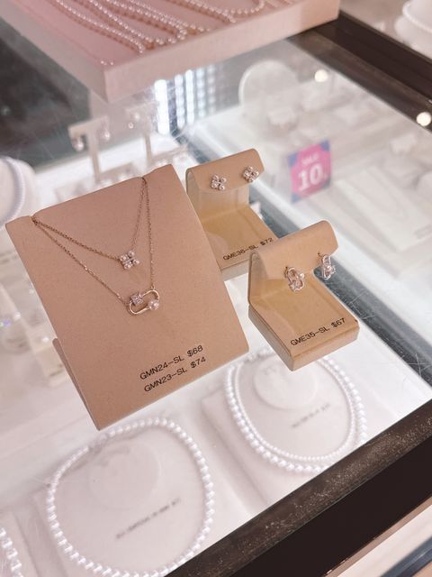 Haesool 十字珍珠项链