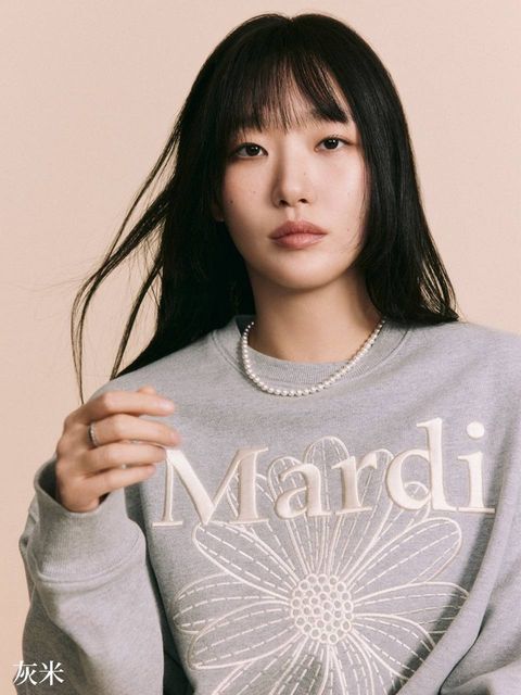 Mardi 12 | 刺绣字体卫衣