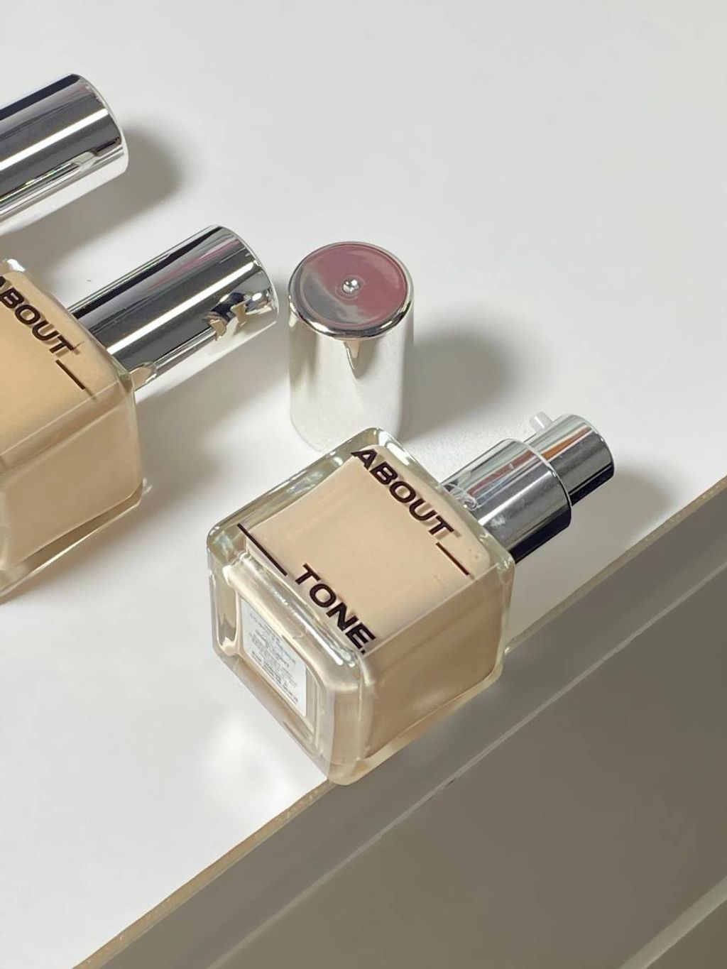 About Tone 半雾面无瑕粉底液