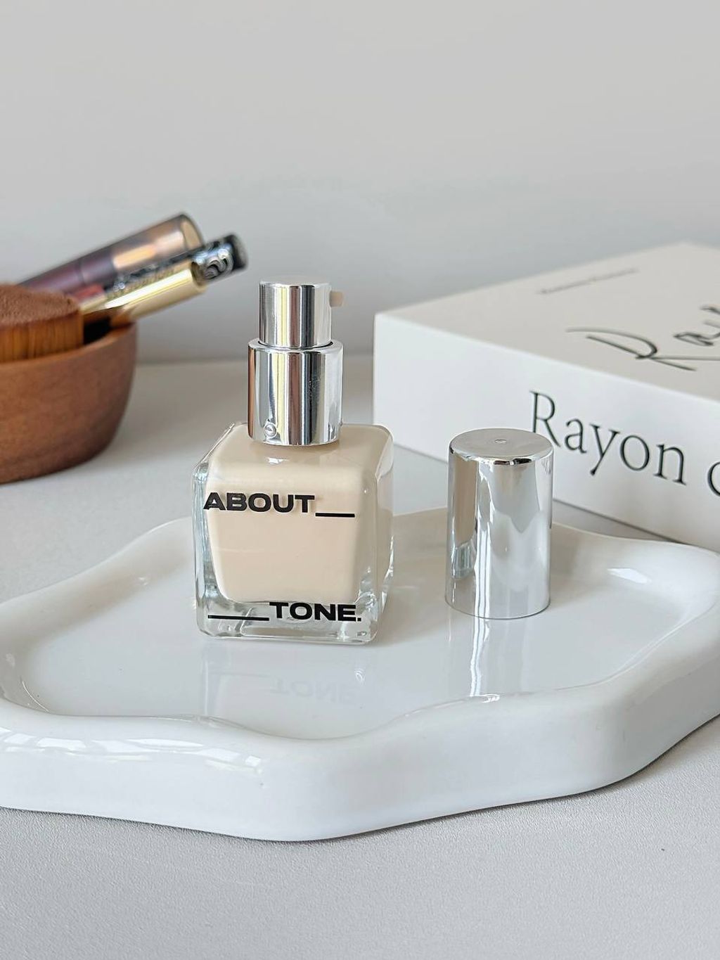 About Tone 半雾面无瑕粉底液