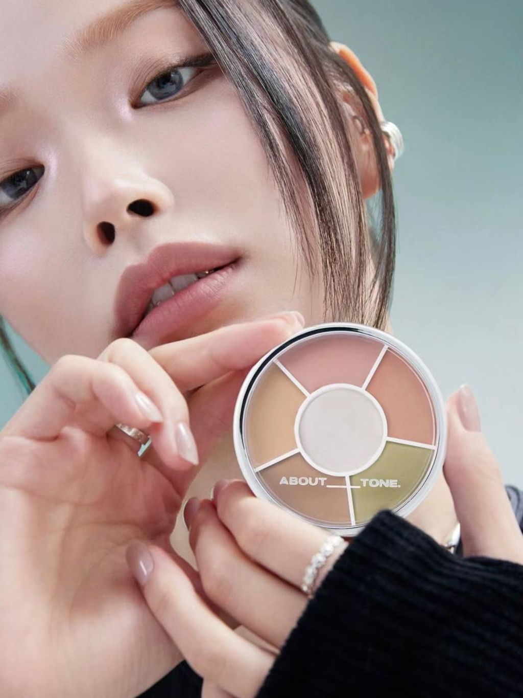 About Tone 多功能遮瑕盘