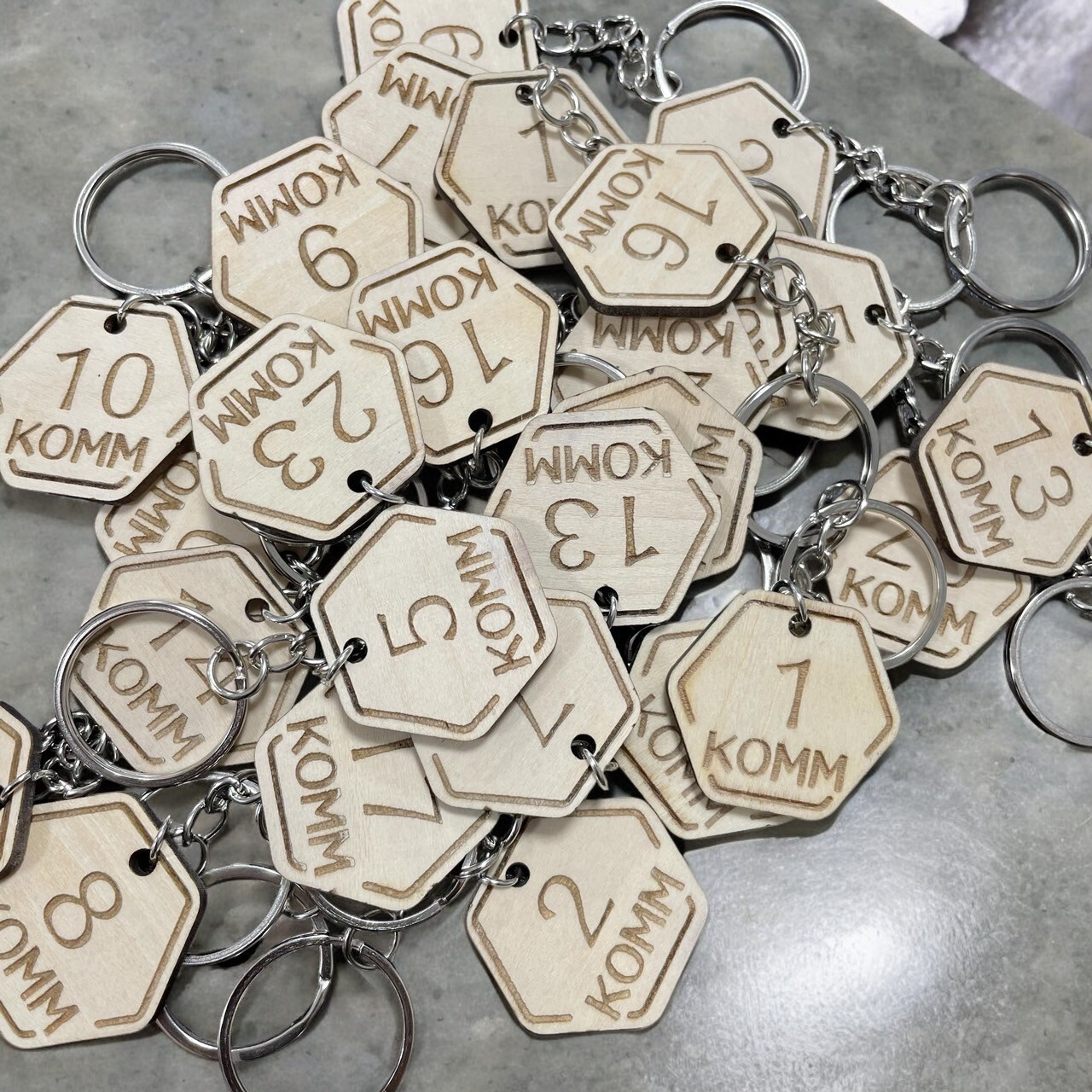 LINE_ALBUM_水晶貼成品、壓克力展示牌、車載擴香、簽到-考拉史努比米飛兔、無框畫_240807_2