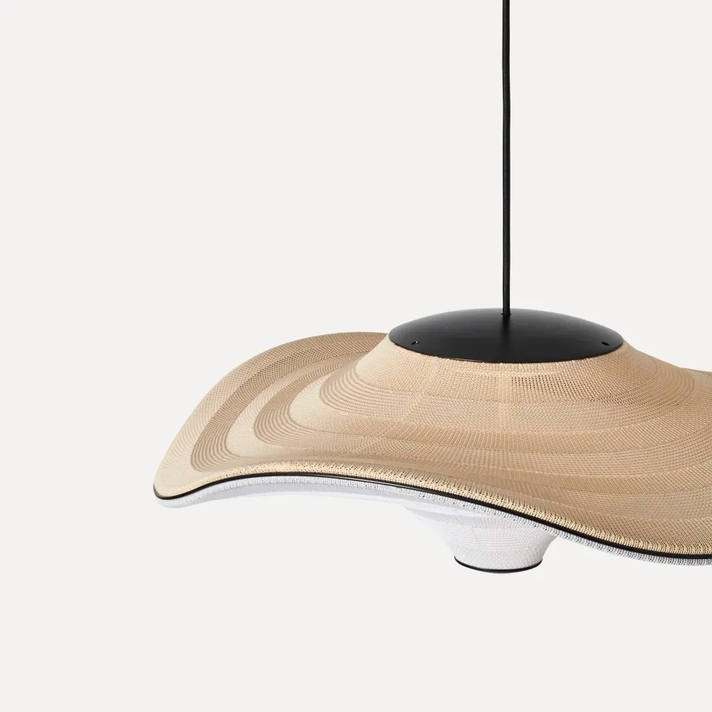 made-by-hand_flying_lamp_o58cm_golden-sand_detail_backgroundtone_1178