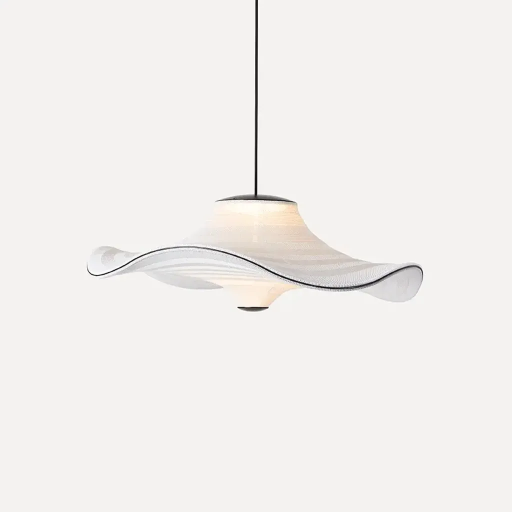 made-by-hand_flying_lamp_o78cm_ivory-white_light_backgroundtone_1035