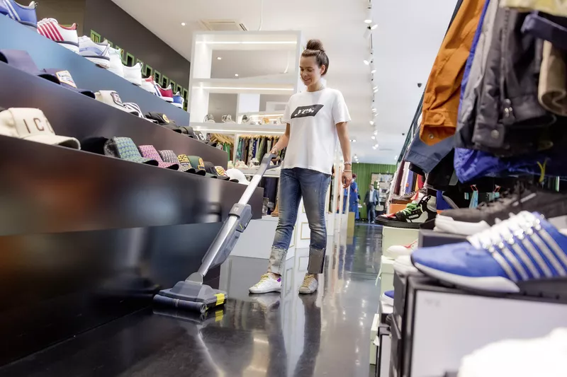 BR 30/1 C BP CORDLESS SCRUBBER DRIER BR 30/1 C BP CORDLESS SCRUBBER DRIER