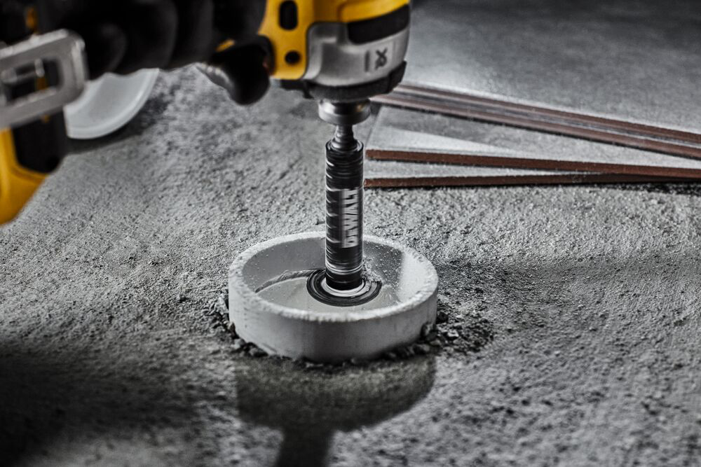 Pipe cutter cutting pvc pipe Pipe cutter cutting pvc pipe