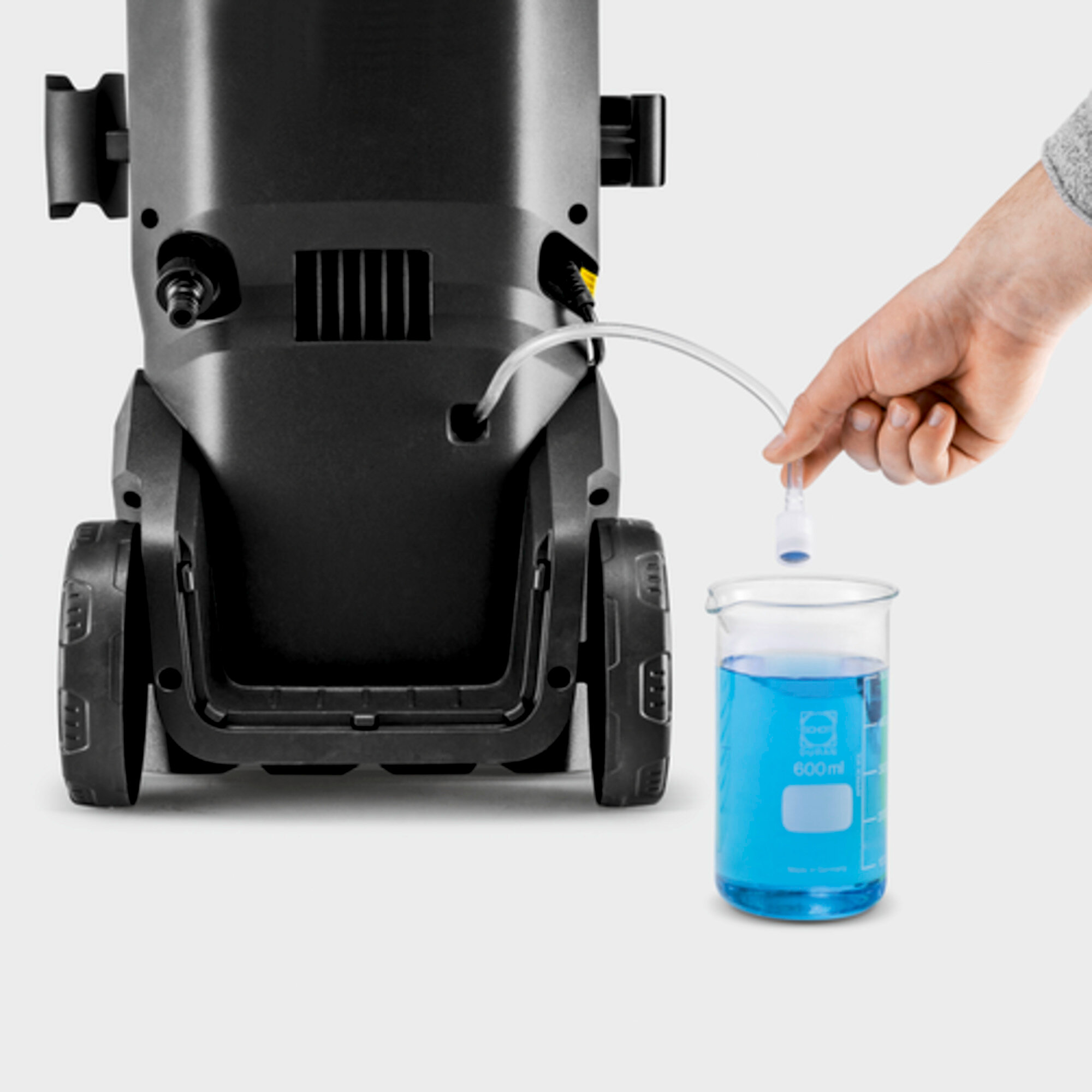 Pressure washer K 4 WCM: Integrated detergent suction hose