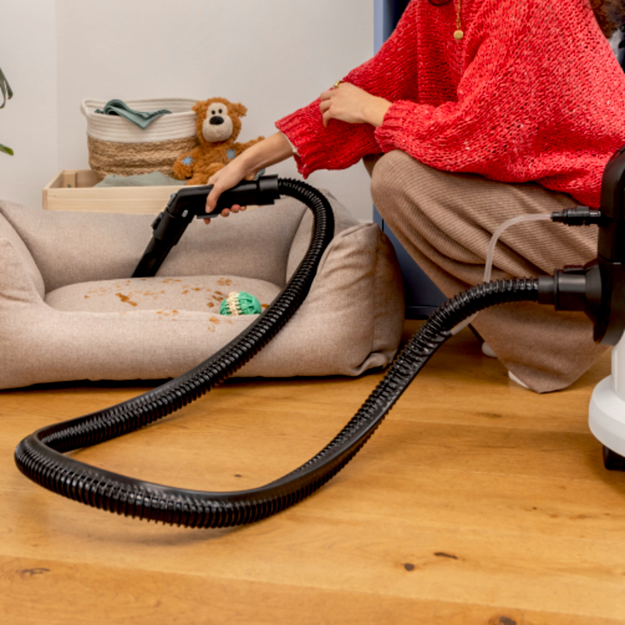 Spray extraction cleaner SE 4 Plus: Ultra-flexible 2-in-1 hose