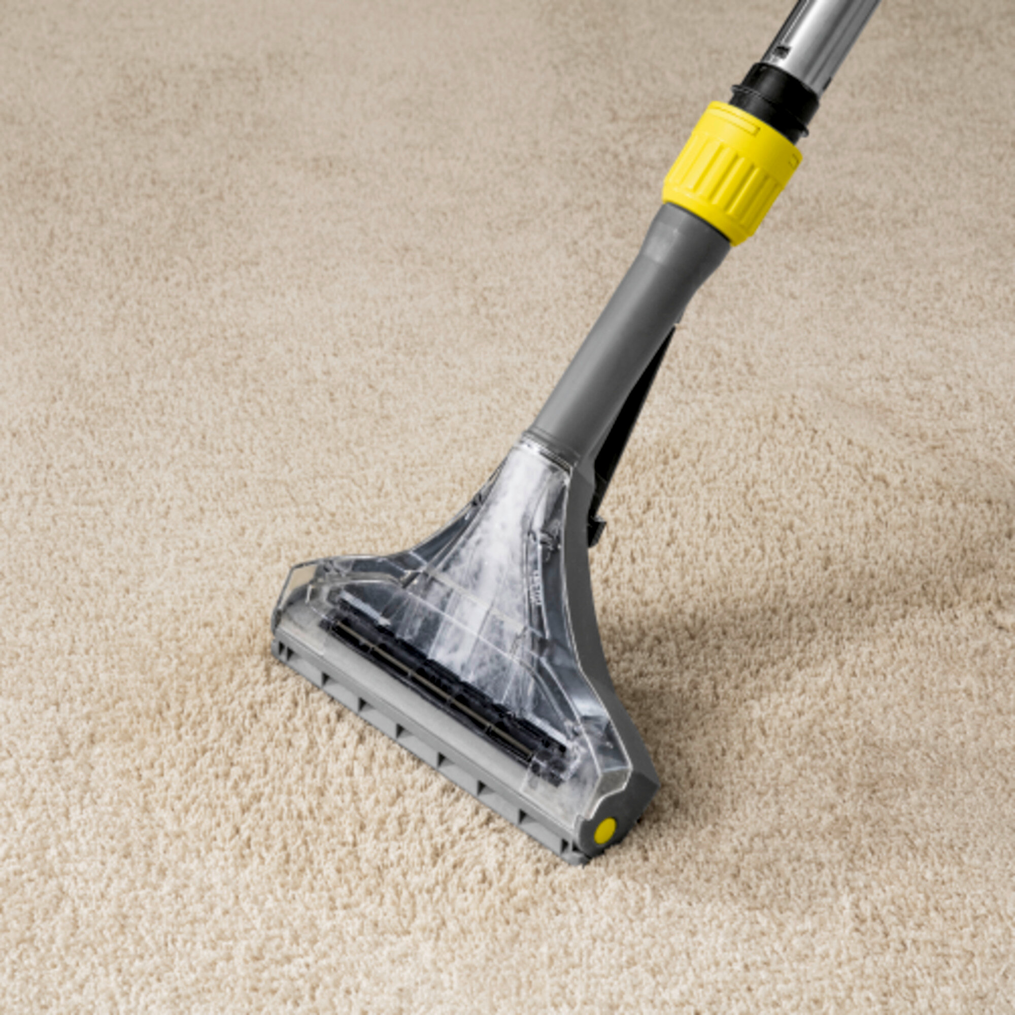 Spray extraction machine Puzzi 10/1: Excellent cleaning performance