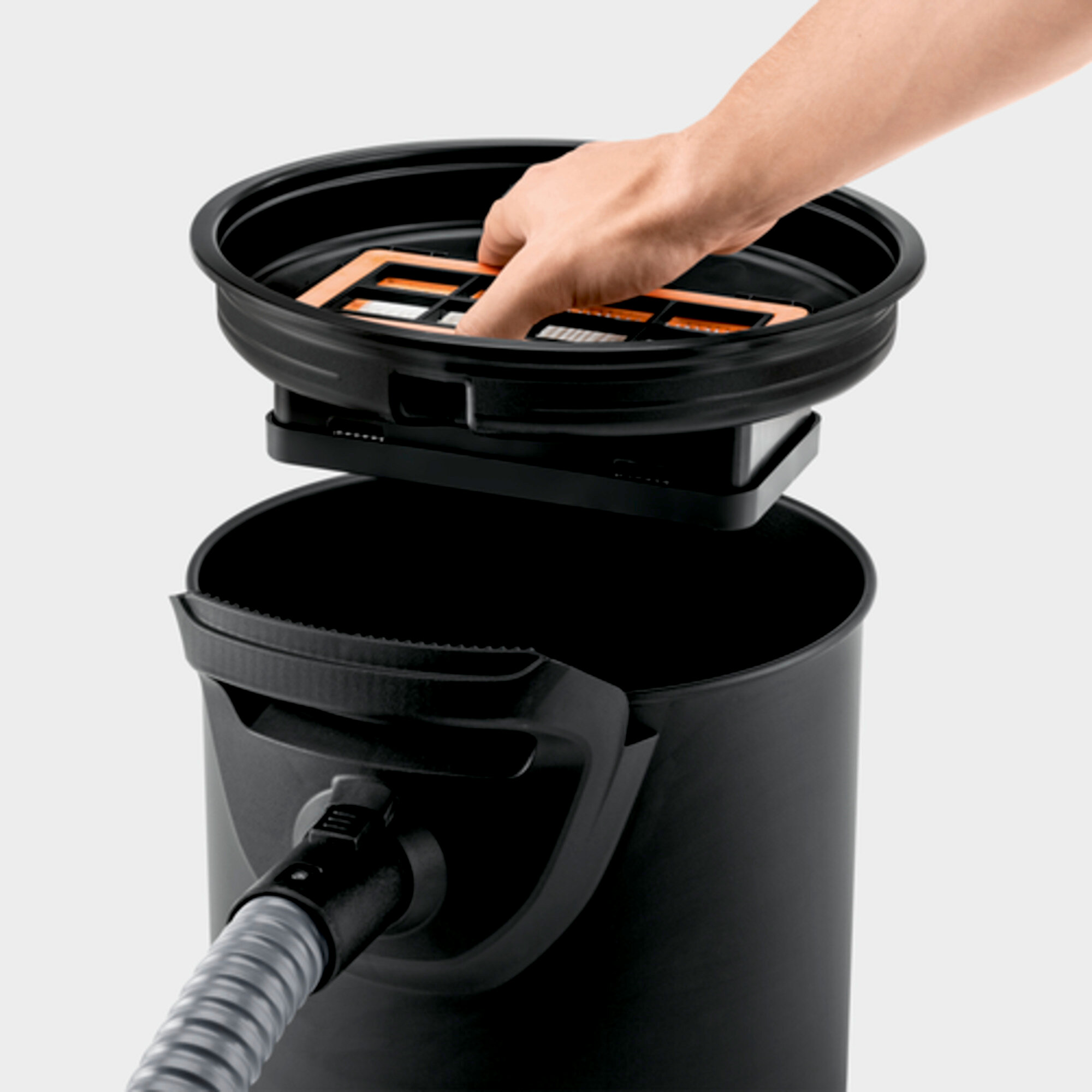 Ash and dry vacuum cleaner AD 4 Premium: 1-component filter system