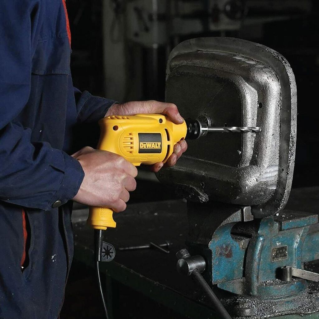 DEWALT-METAL-WORKING-DRILL-SERIES_DEWALT-DWD014-XD-ROTARY-DRILL-10MM-550W-2800RPM-PHOTO-3