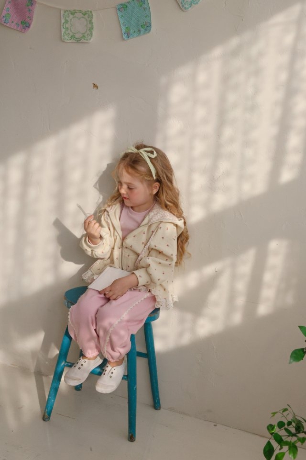 1768272900_8396799589