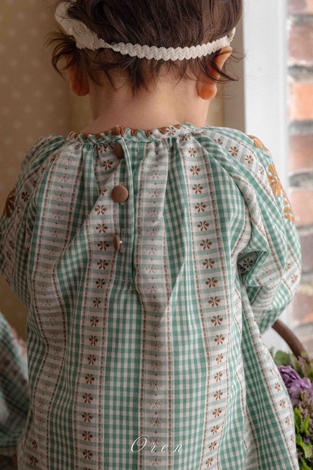 1769618697_2810869209