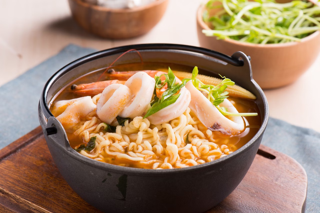 農心魷魚海鮮味湯麵2