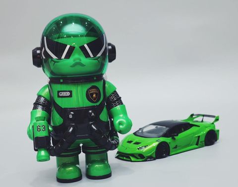 POP MART 400% MOLLY ランボルギーニ カスタムエディション MEGA SPACE MOLLY 400% Lamborghini 2023 LIMITED – TOYSEZ