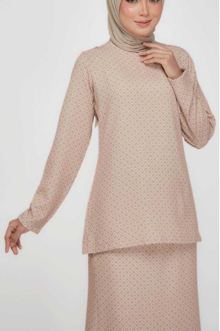 Grid Cream 4