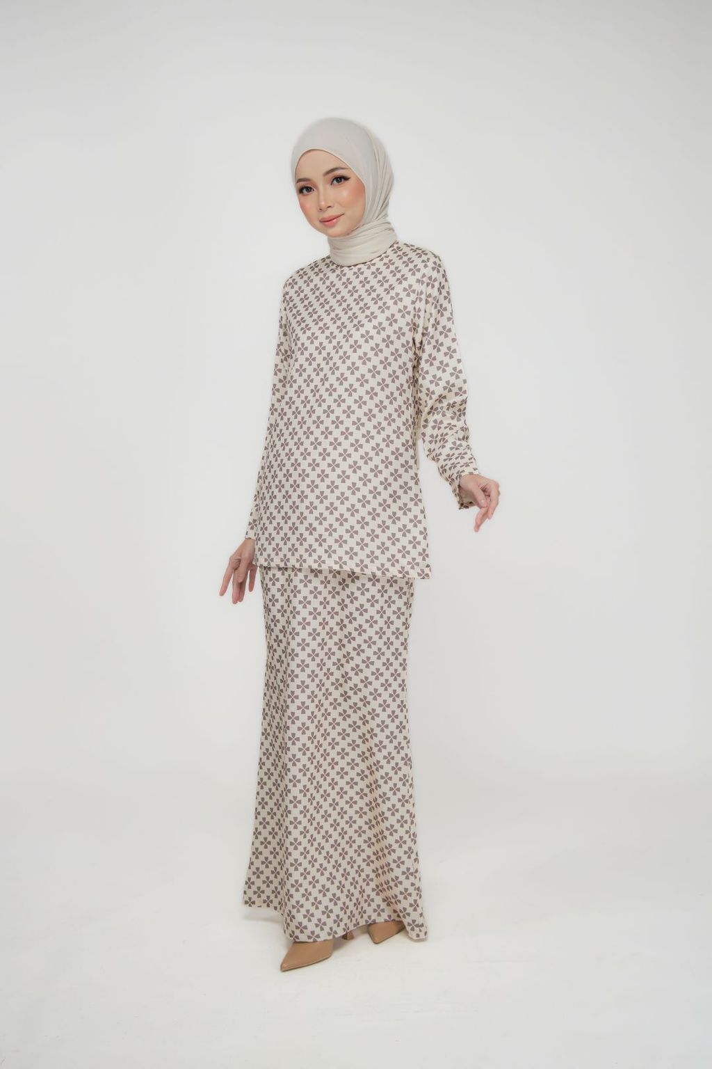 Petal Taupe 3