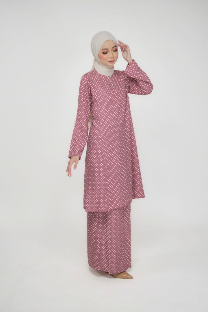 Diamond Magenta 3