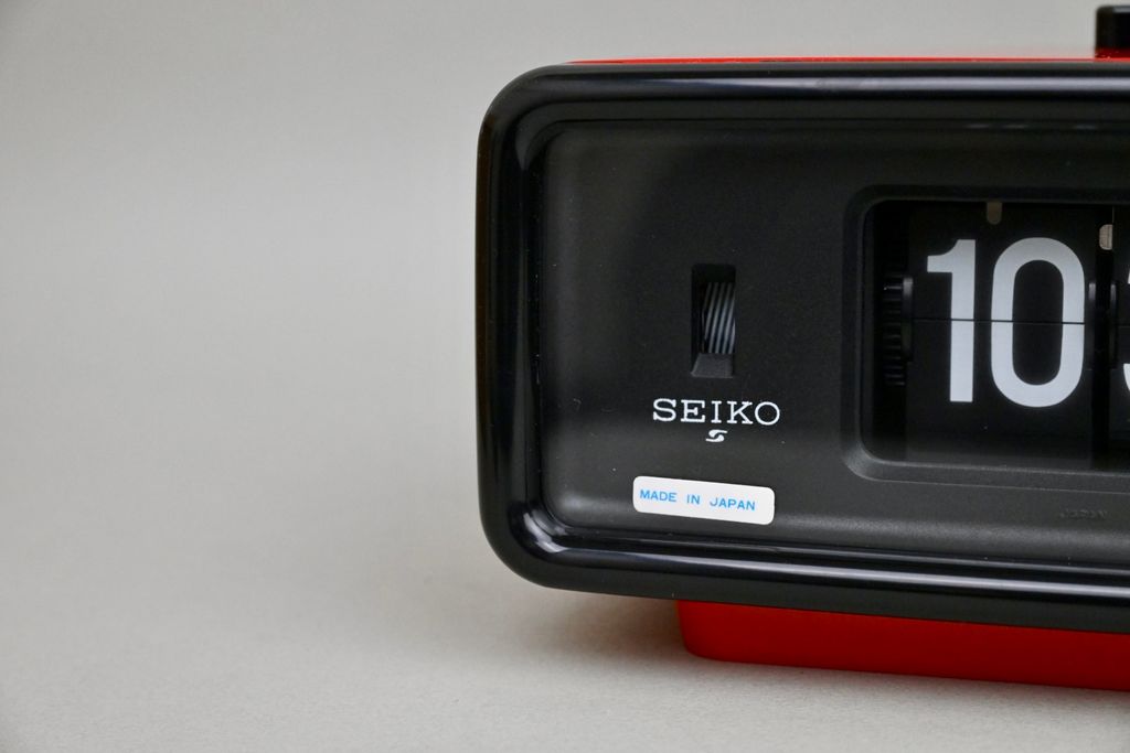 Seiko 紅 翻頁鐘3