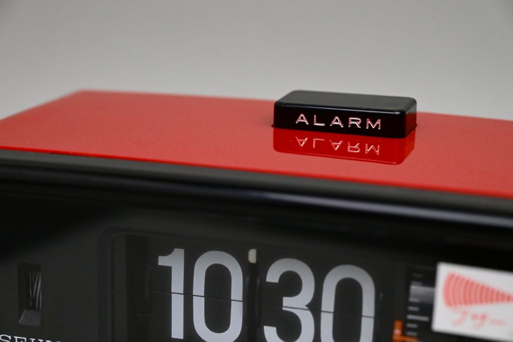 Seiko 紅 翻頁鐘5