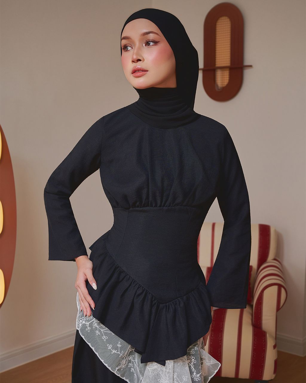 Iconic top Black 6
