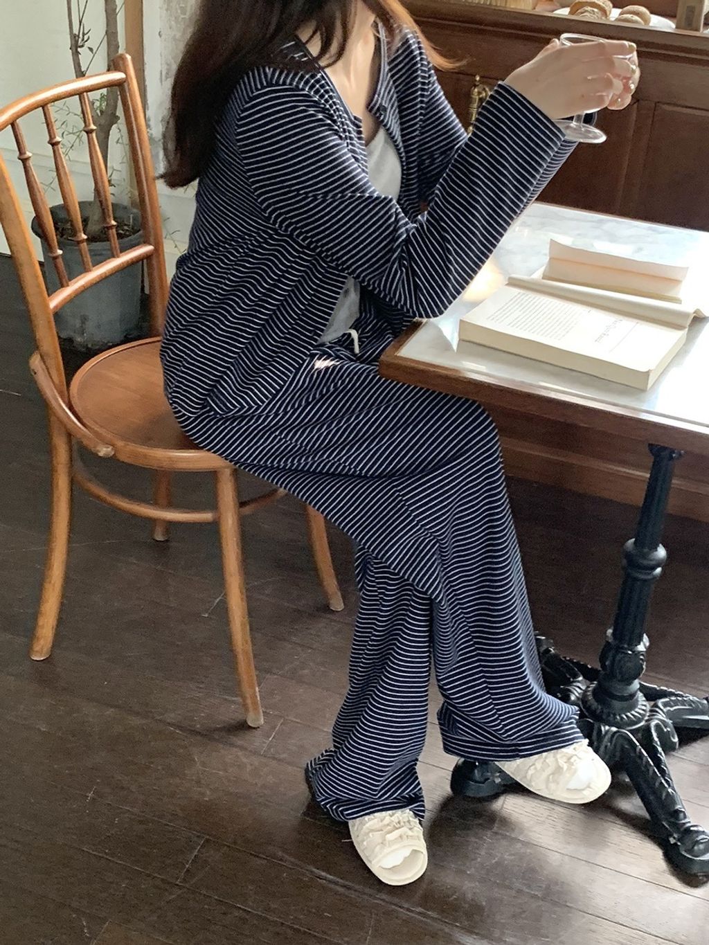 tw-11134207-81ztf-mghqym5g5f60f0