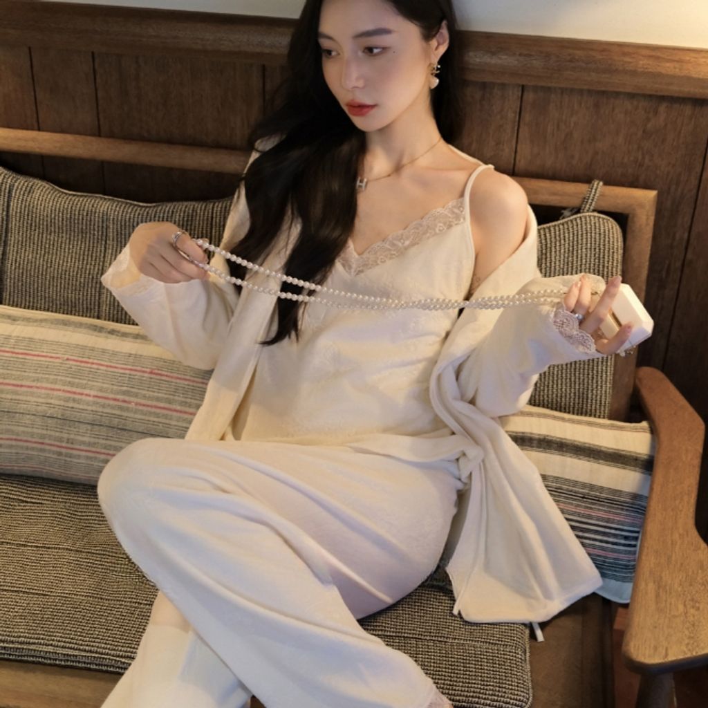 tw-11134207-81zth-mgomtqjzme4q80