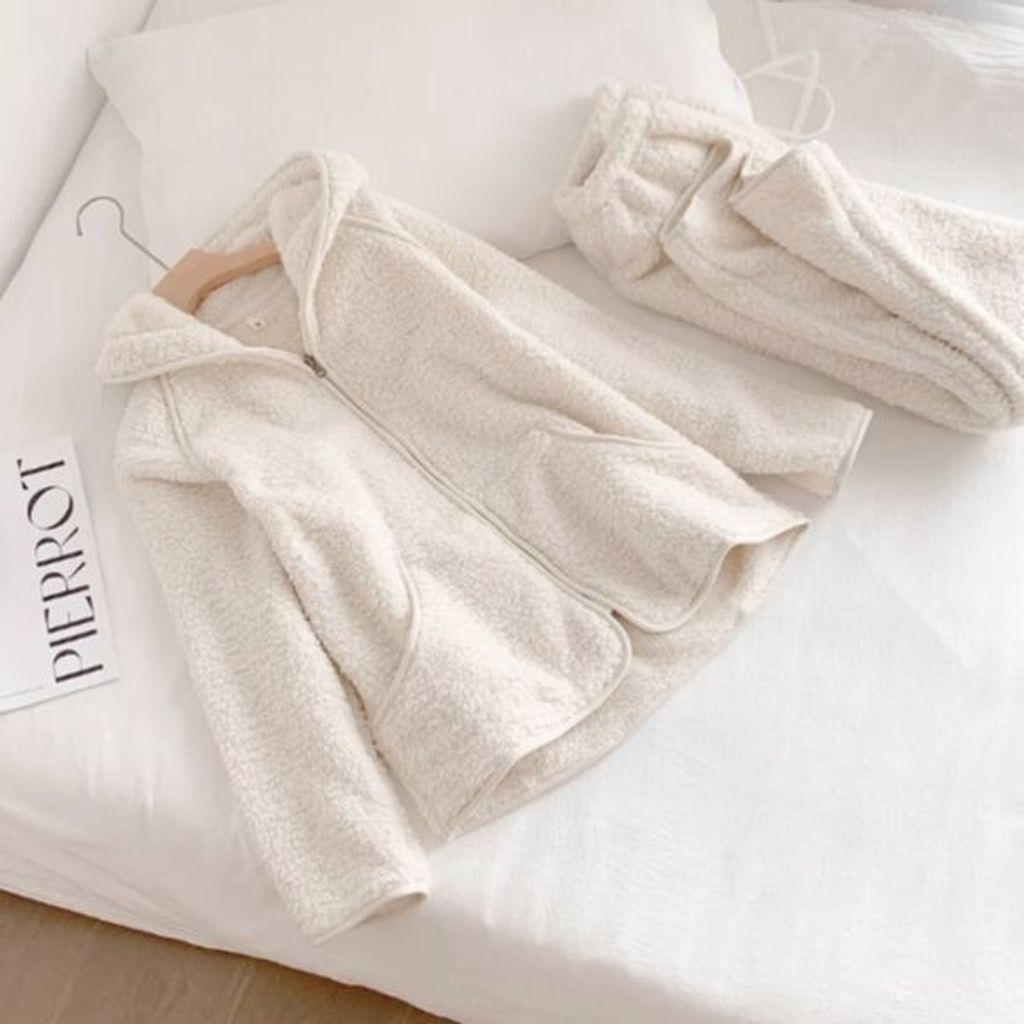 sg-11134201-824ik-me9ns2a8bw8x9f