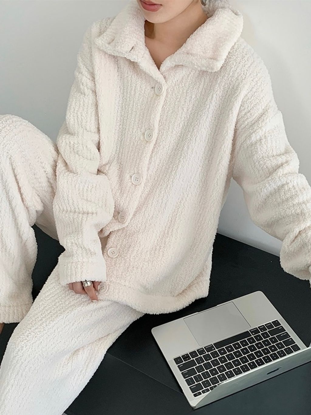 tw-11134207-81ztg-mhk05hk89m2q32